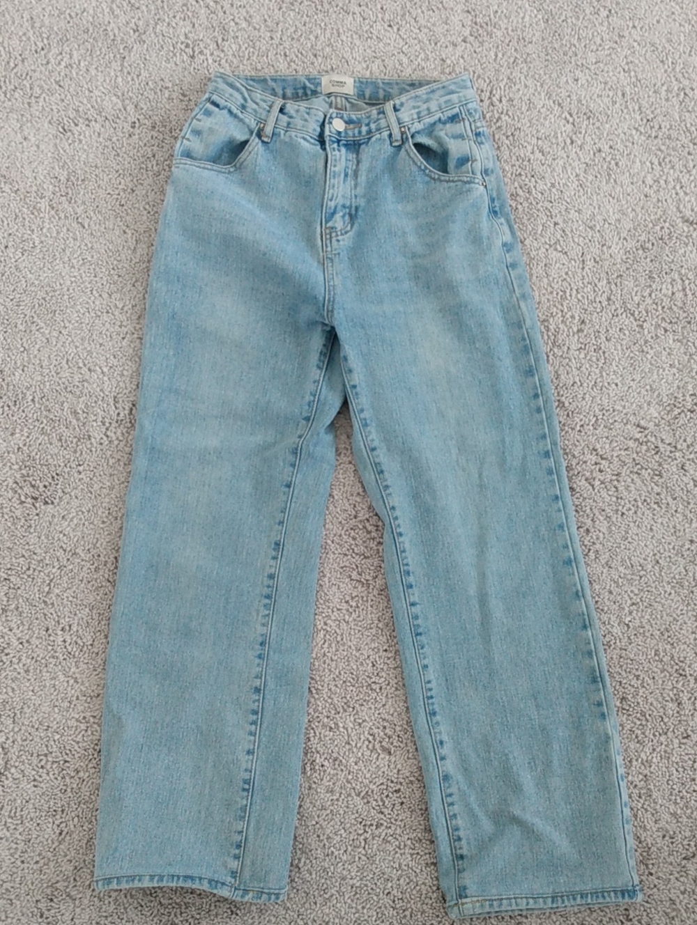 Light Wash Women's Straight-Leg Jeans - Unbranded